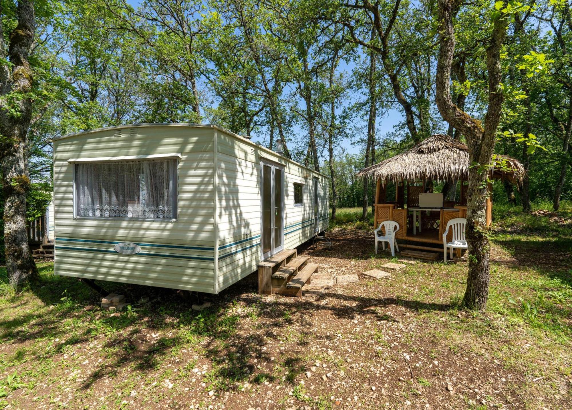 Camping Les Paillotes Payrac Екстер'єр фото